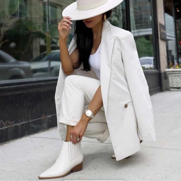 🌸MARC FISHER🌸 Yarita Ivory White Pointed Toe Chelse Size: 6